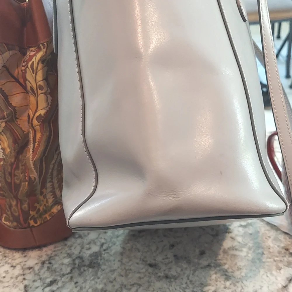 Kate Spade Tote Bag,‎ Grey, Leather, Zip Top, Roomy Monogramed Lined Interior